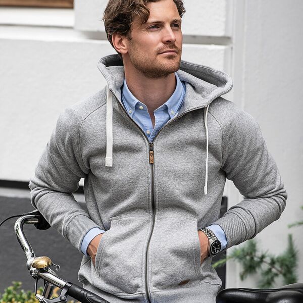 Williamsburg fashionable hooded sweatshirt Thumbnail